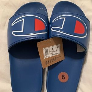 Men’s Champion slides, size 8
